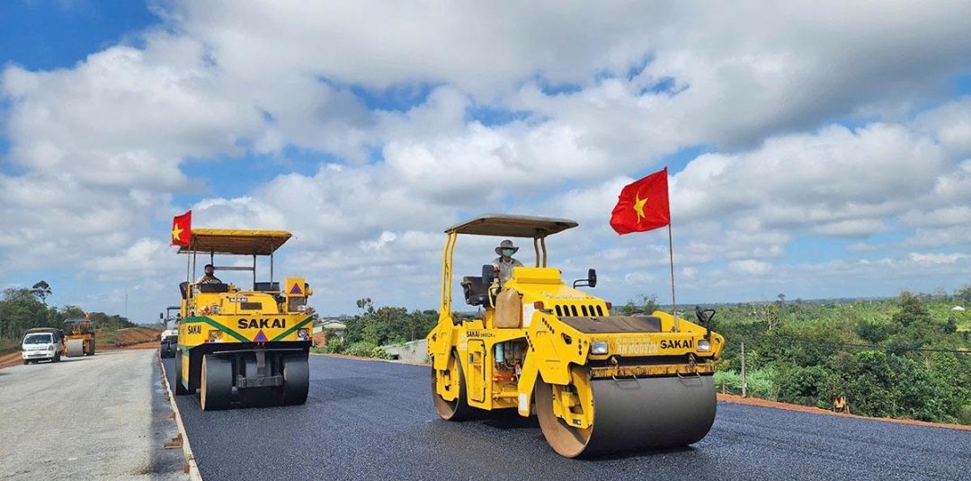 Từ "Bệ Đỡ" Nông Nghiệp Đến Động Lực Phát Triển Kinh Tế 